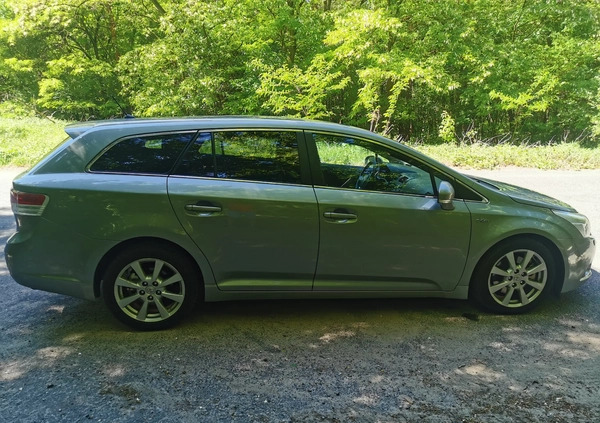 Toyota Avensis cena 26900 przebieg: 200000, rok produkcji 2010 z Mosina małe 92